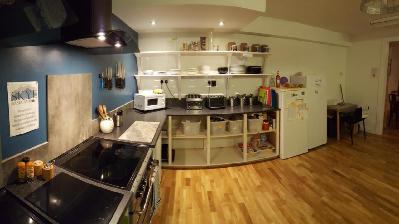 Skye Basecamp Hostel, Broadford Bay, Isle Of Skye 외부 사진